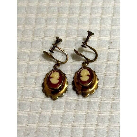 No Brand Jewelry - Vintage Cameo earrings